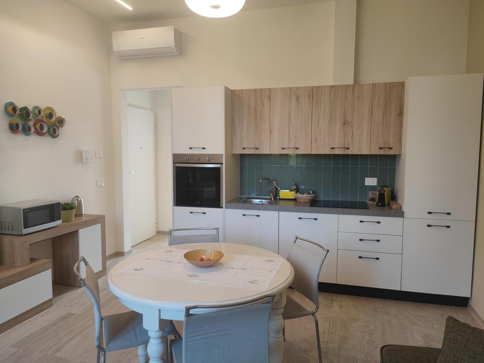 D24 Donizetti 24 Apartment *